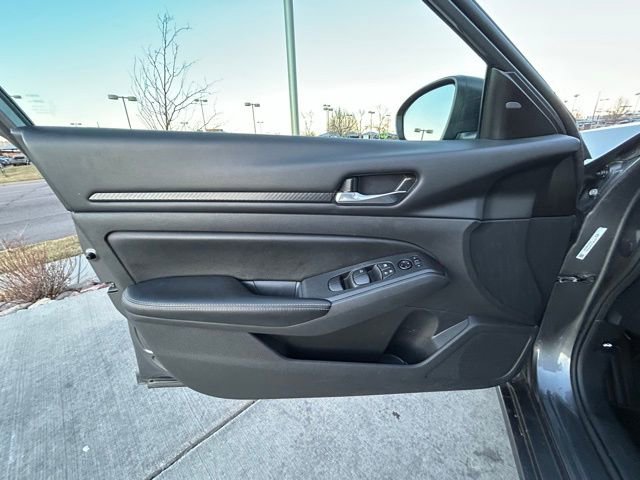 Used 2024 Nissan Altima 2.5 SV image 20