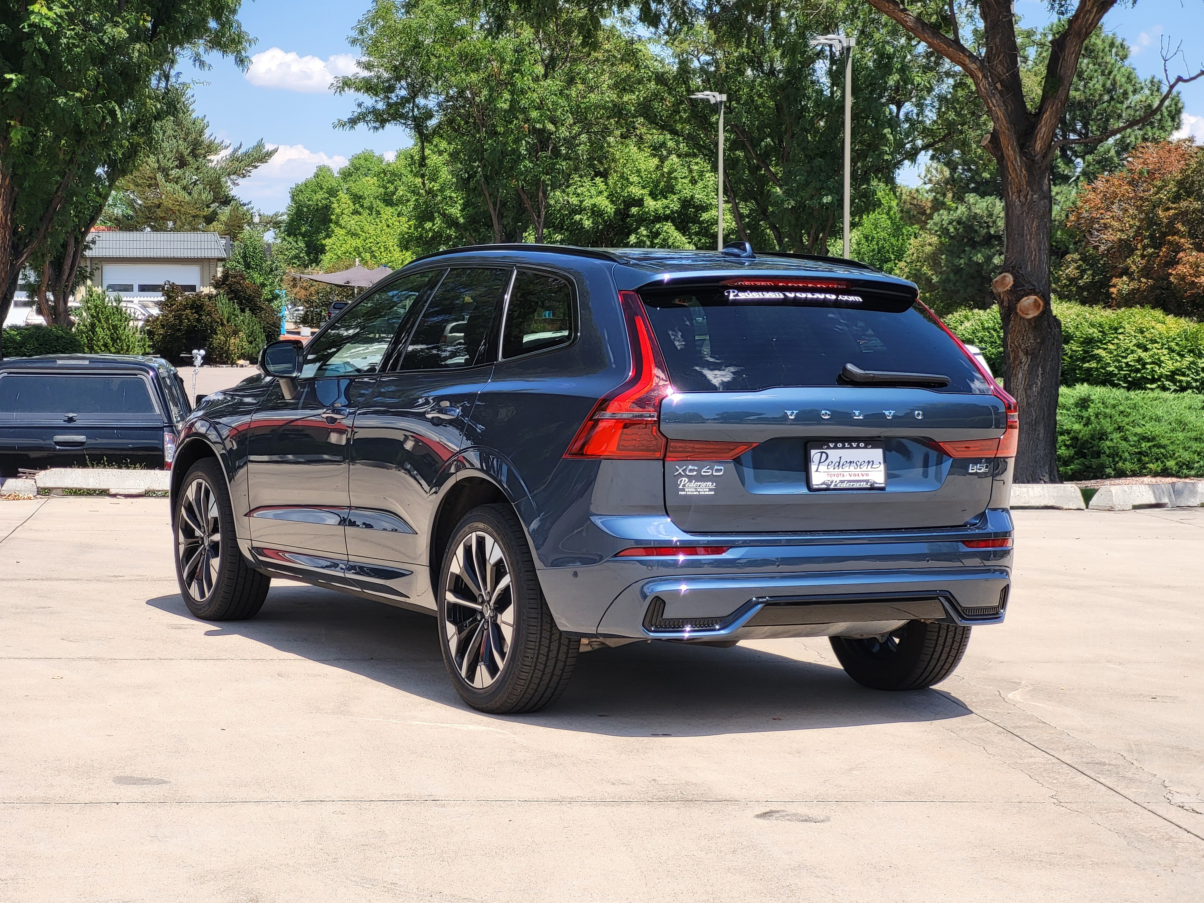 New 2026 Volvo XC60 B5 Plus w/ Climate Package AWD/4WD image 4