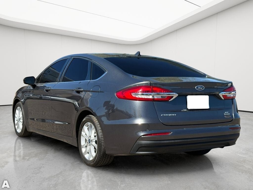 Used 2020 Ford Fusion SE FWD image 4