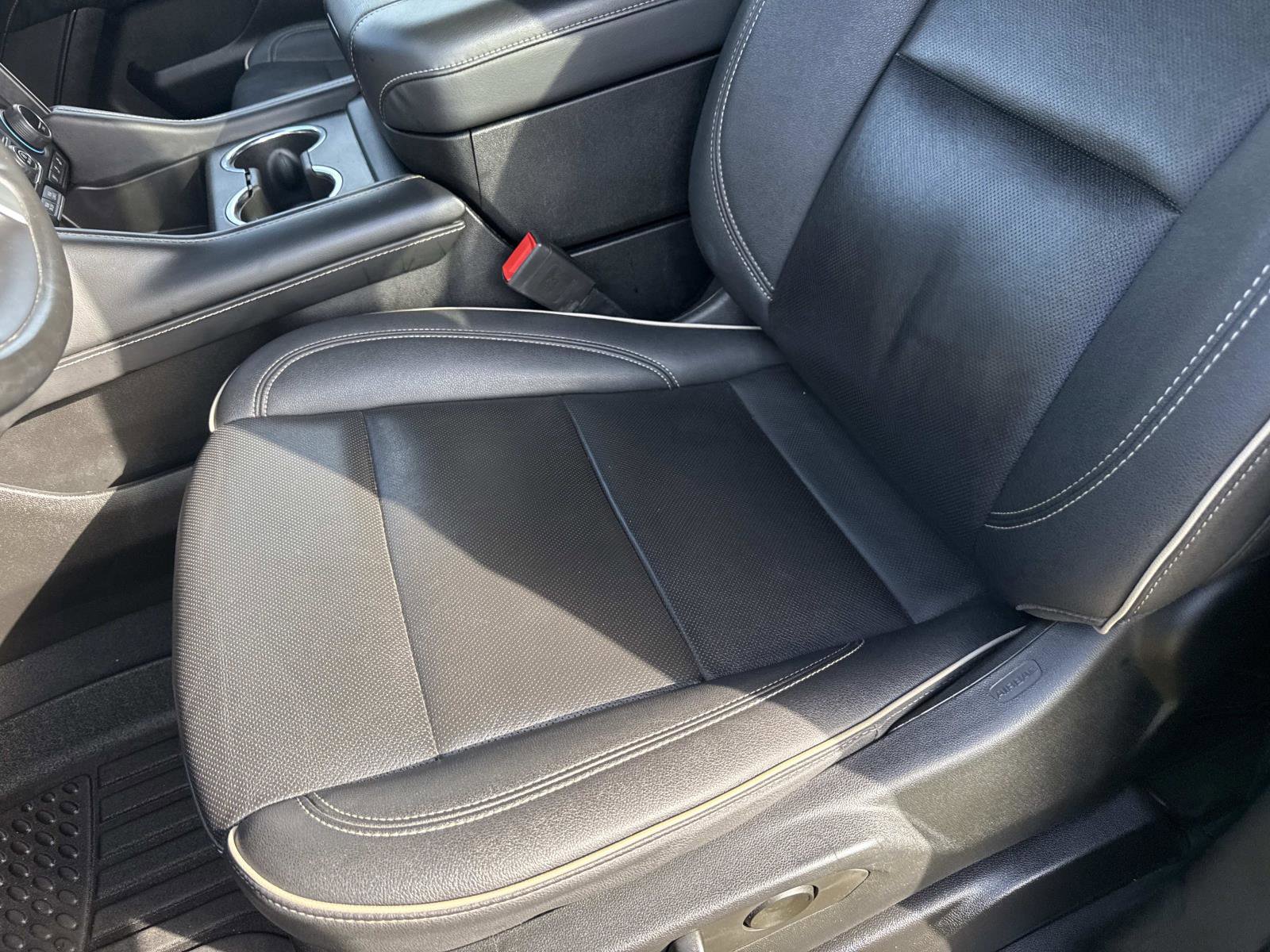 Used 2023 Chevrolet Suburban Premier image 22