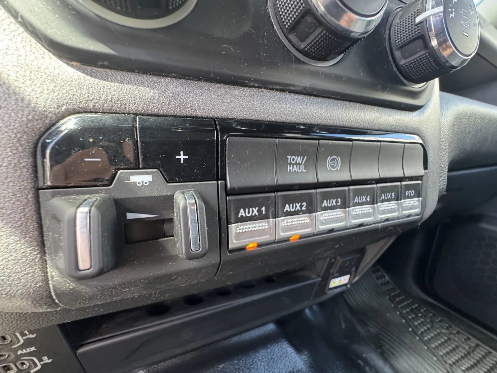 Used 2024 RAM 5500 Tradesman w/ Chrome Appearance Group AWD/4WD image 28