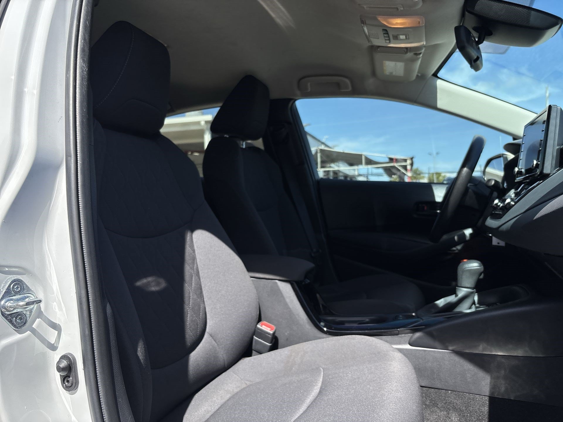 Used 2022 Toyota Corolla LE FWD image 23