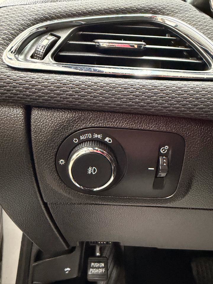 Used 2017 Chevrolet Cruze LT w/ RS Package image 18