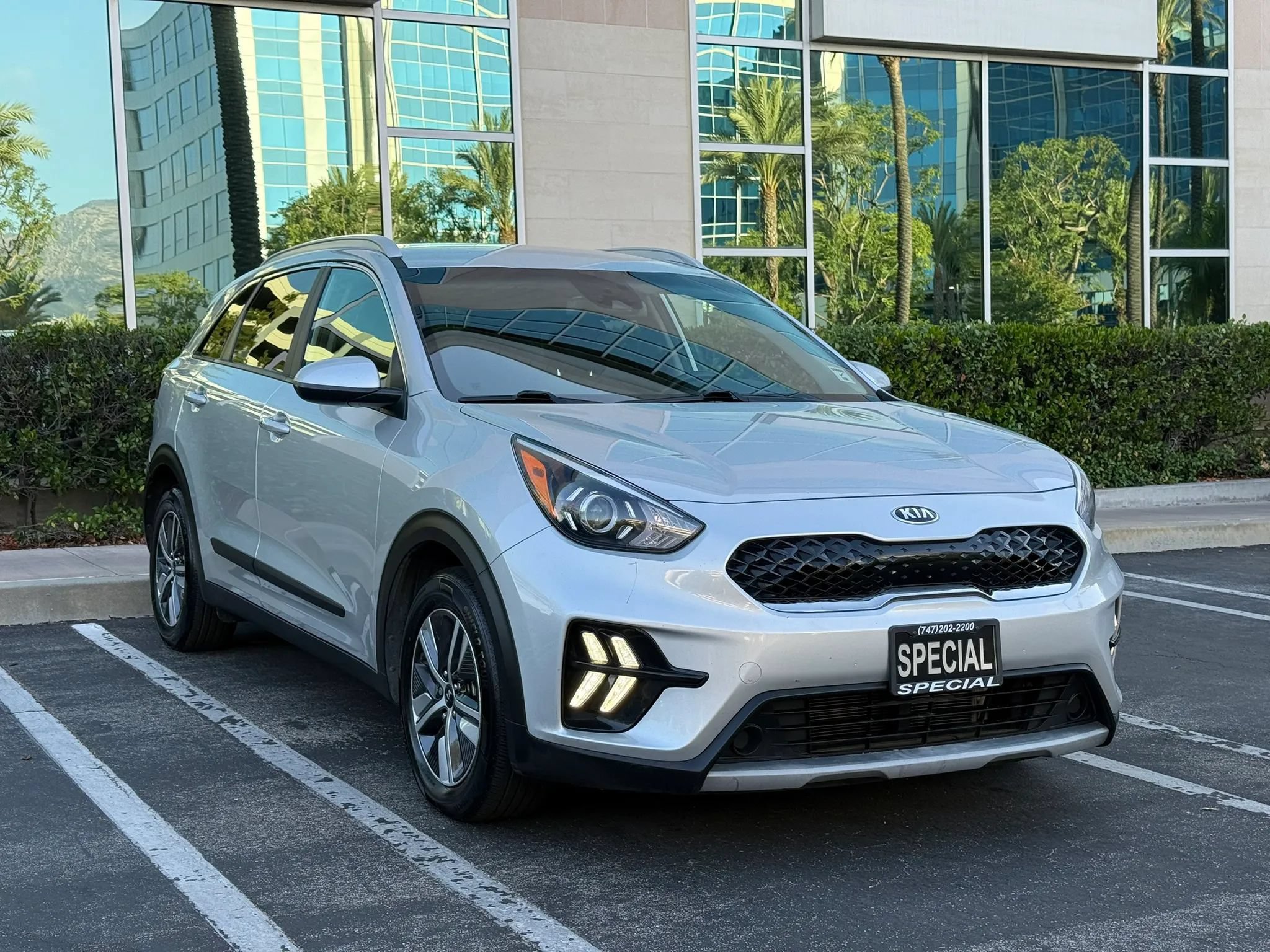 Used 2021 Kia Niro LXS FWD image 7
