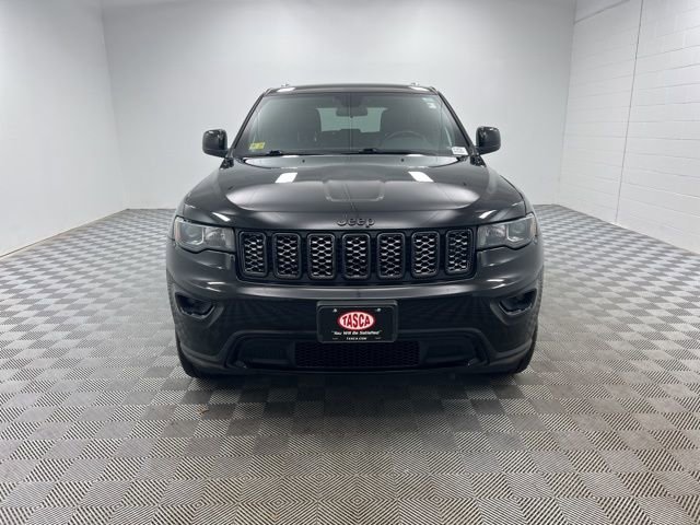 Used 2021 Jeep Grand Cherokee Laredo X image 2