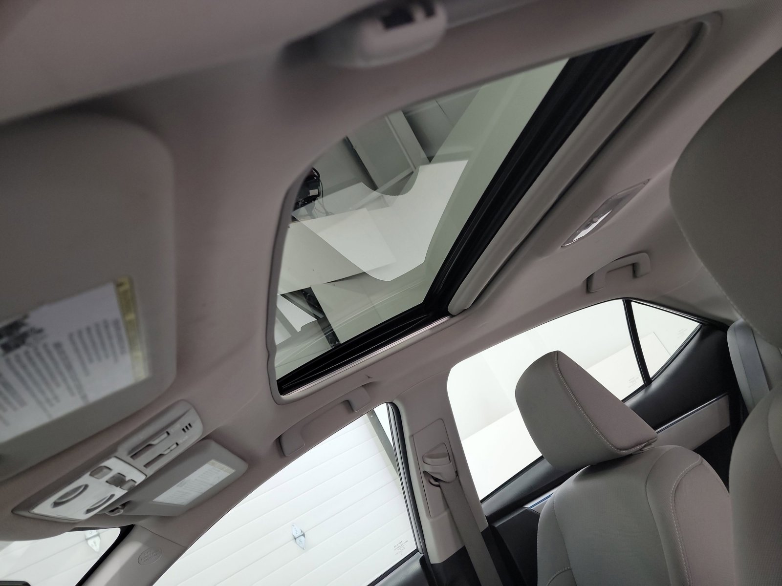 Used 2016 Toyota Corolla LE FWD image 24