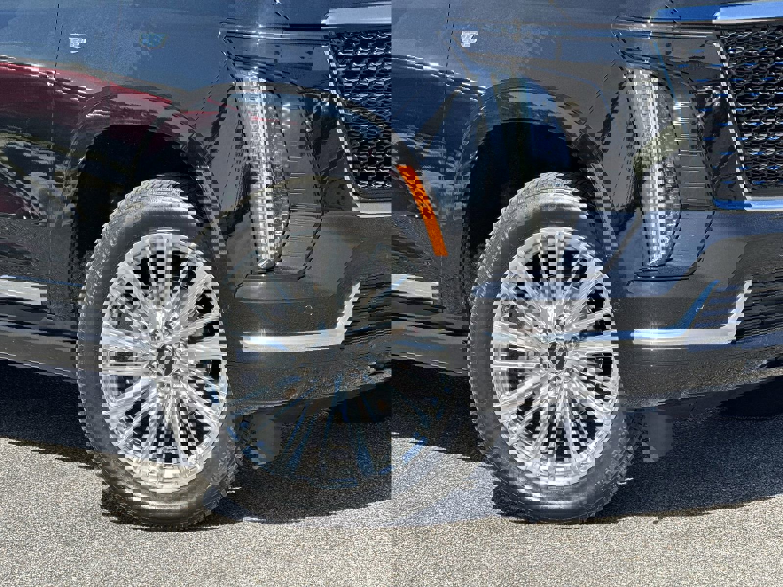 Used 2025 Cadillac Escalade Premium Luxury w/ Touring Package image 13