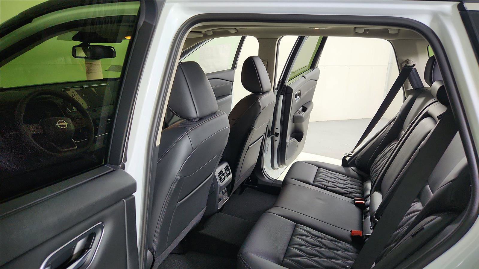 New 2026 Nissan Rogue Platinum w/ Platinum Premium Package image 24