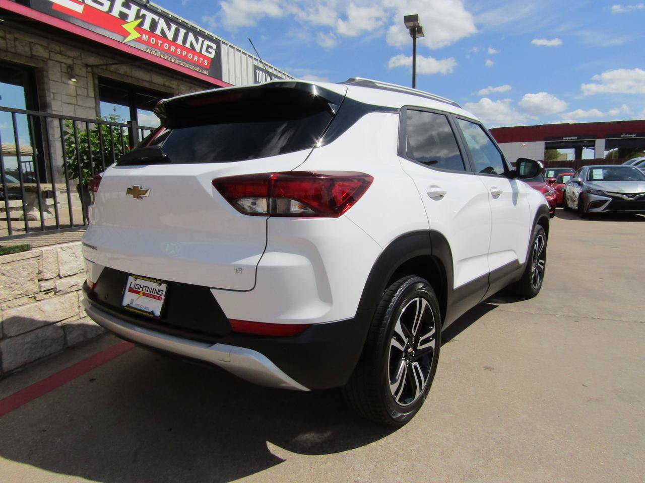 Used 2021 Chevrolet TrailBlazer LT w/ Convenience Package FWD image 4