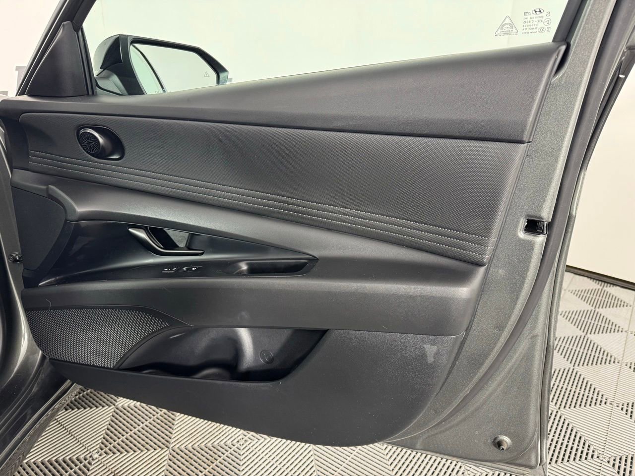 Used 2025 Hyundai Elantra Sport image 27