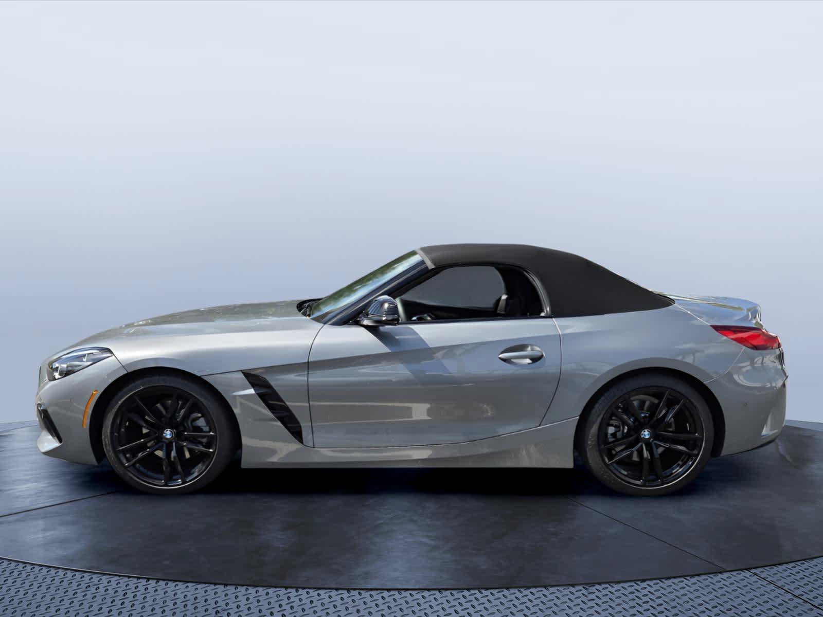 Certified 2026 BMW Z4 sDrive30i RWD image 3
