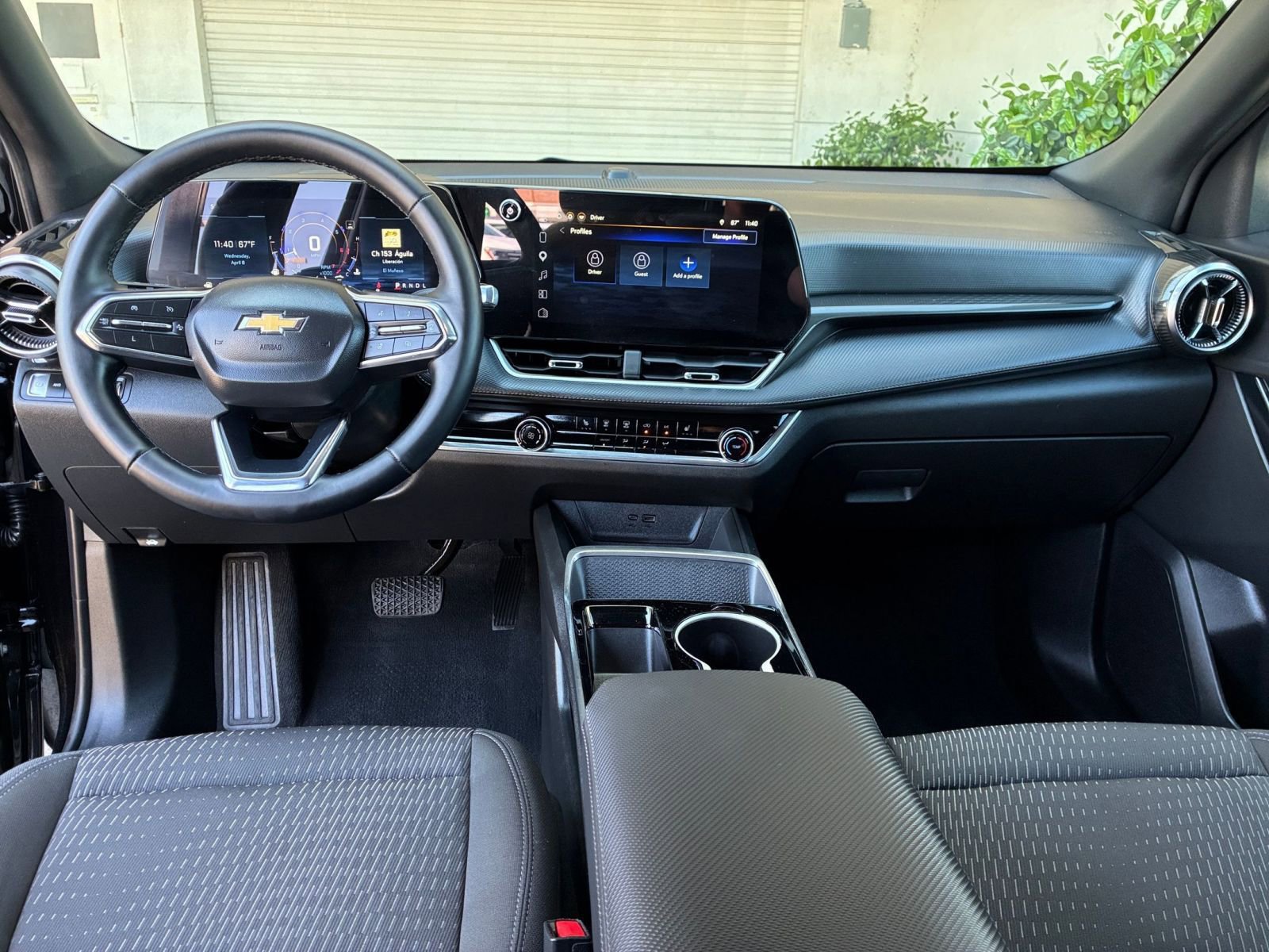 Used 2025 Chevrolet Equinox LT AWD/4WD image 33
