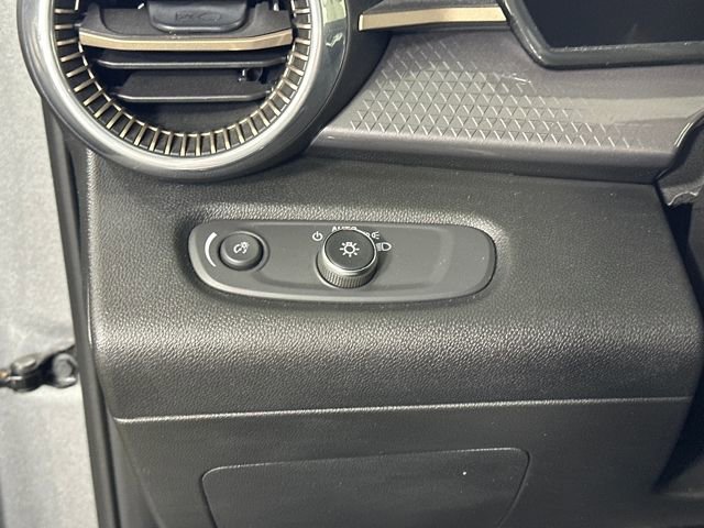 Used 2024 Chevrolet Trax ACTIV w/ Sunroof Package image 19