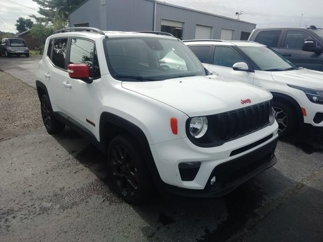 Used 2023 Jeep Renegade Latitude AWD/4WD image 9