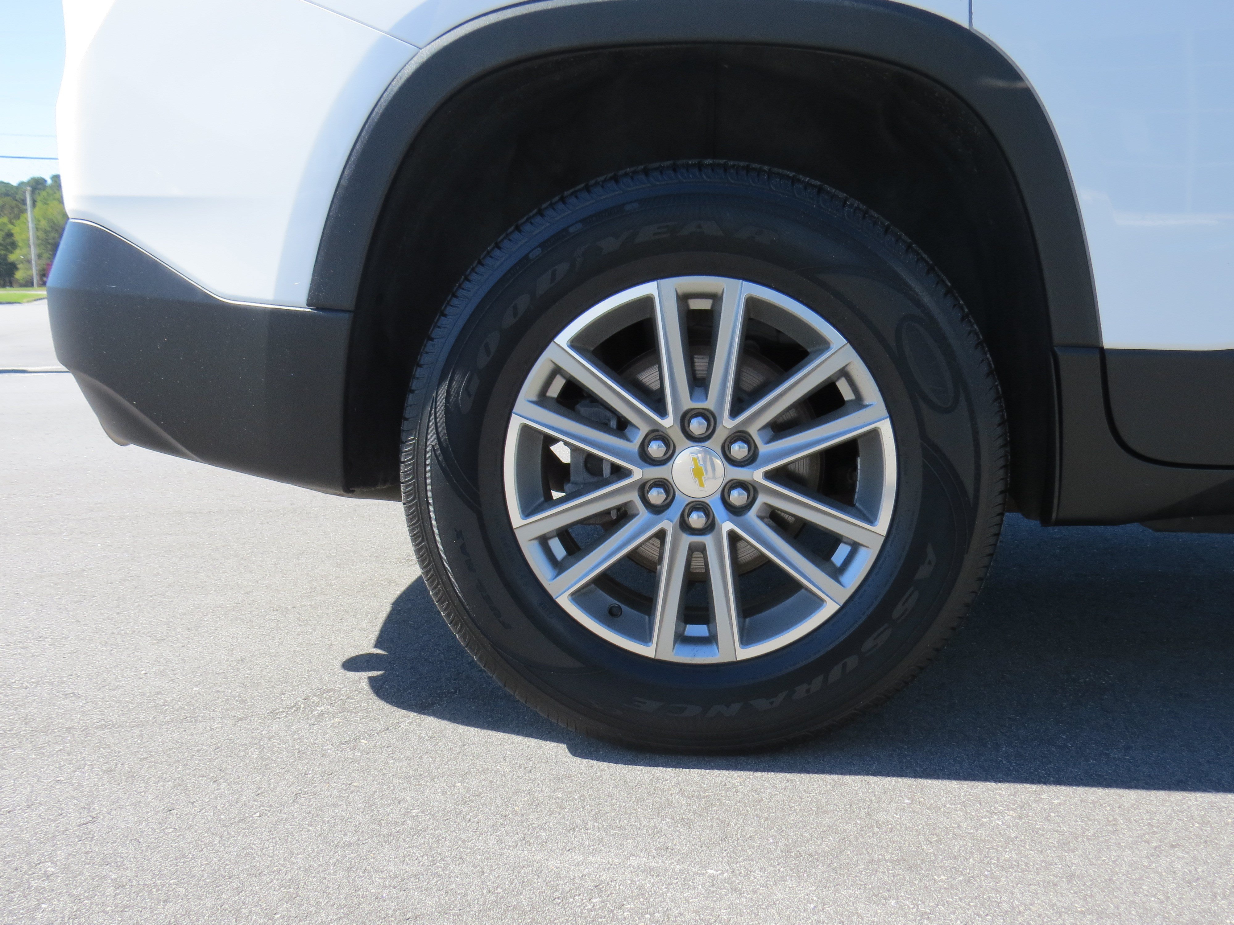 Used 2022 Chevrolet Traverse LT AWD/4WD image 10