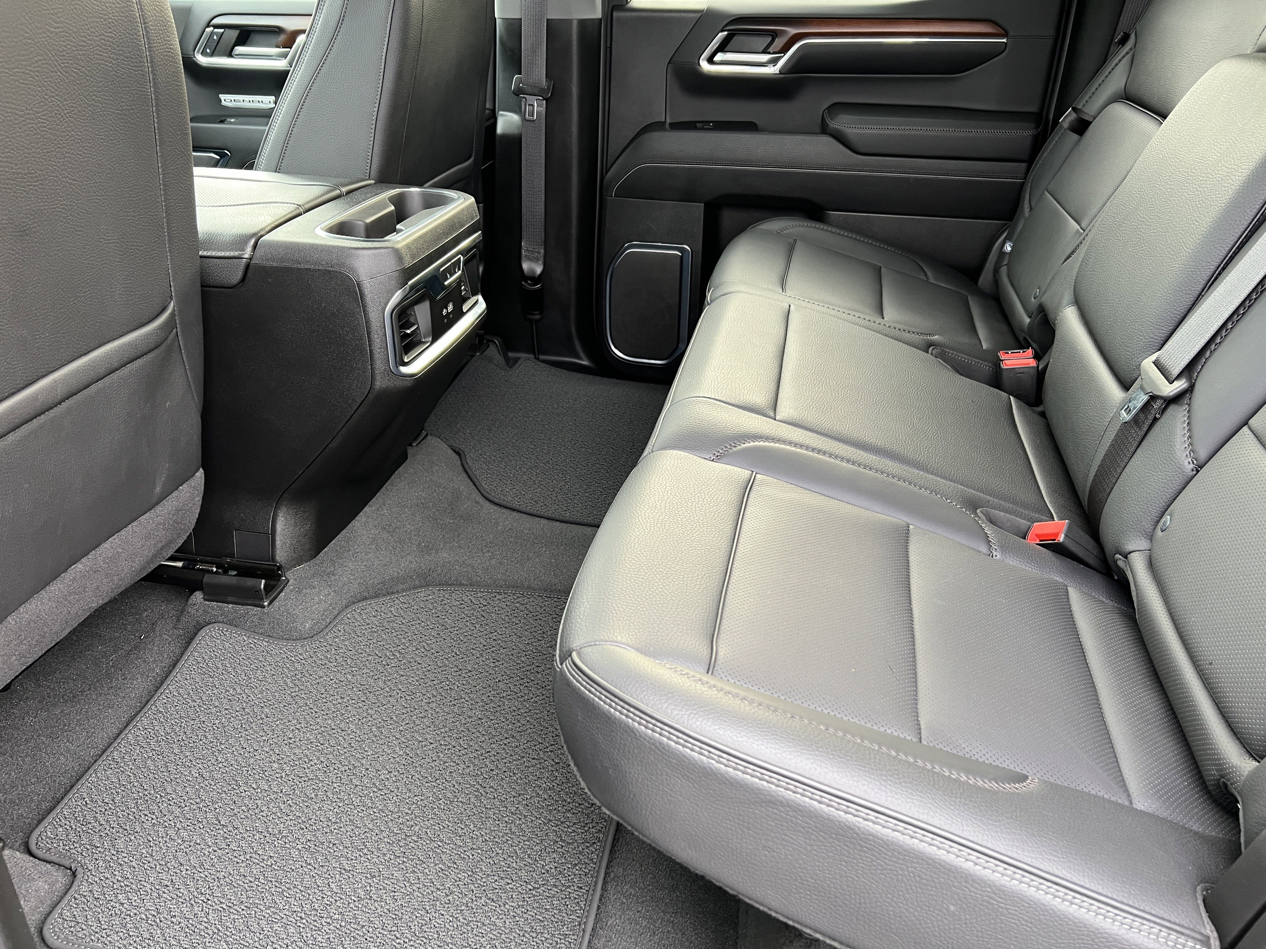 Used 2024 GMC Sierra 1500 Denali AWD/4WD image 17