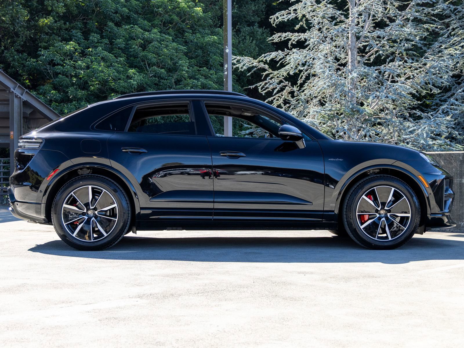 New 2026 Porsche Macan Turbo Electric image 13