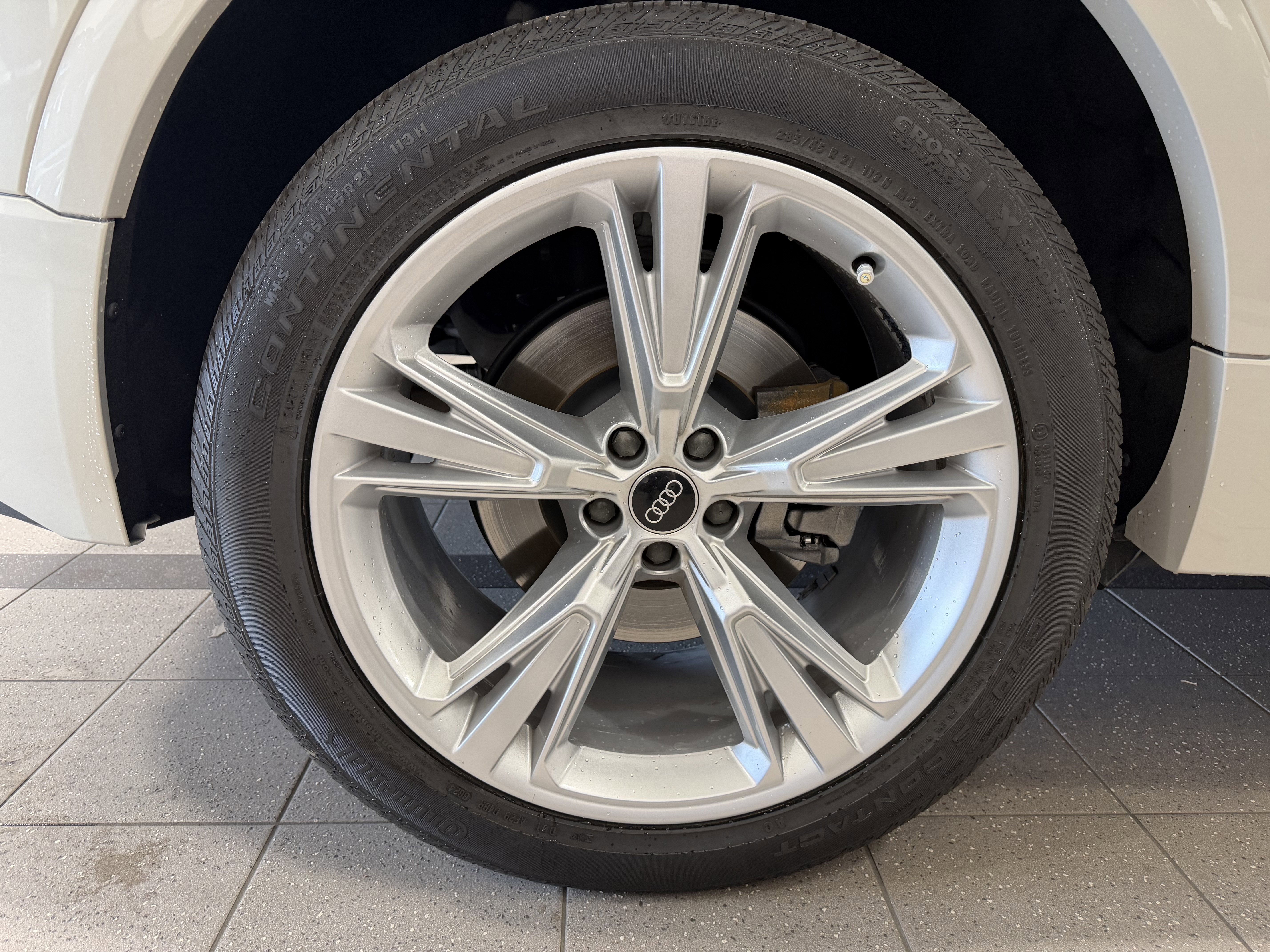 Used 2021 Audi Q8 Prestige w/ Prestige Package AWD/4WD image 10