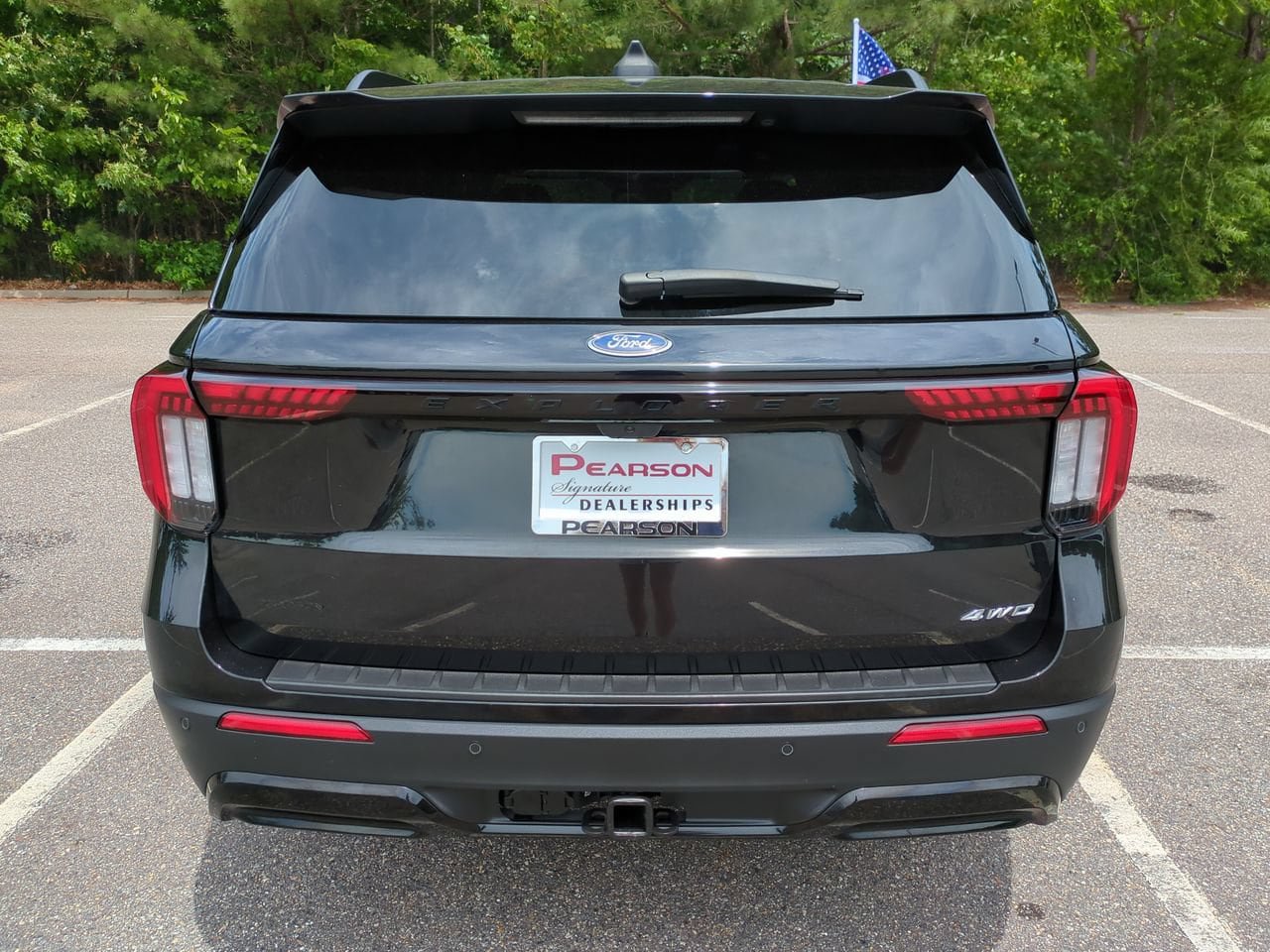 Used 2025 Ford Explorer ST-Line w/ ST-Line Street Pack AWD/4WD image 5