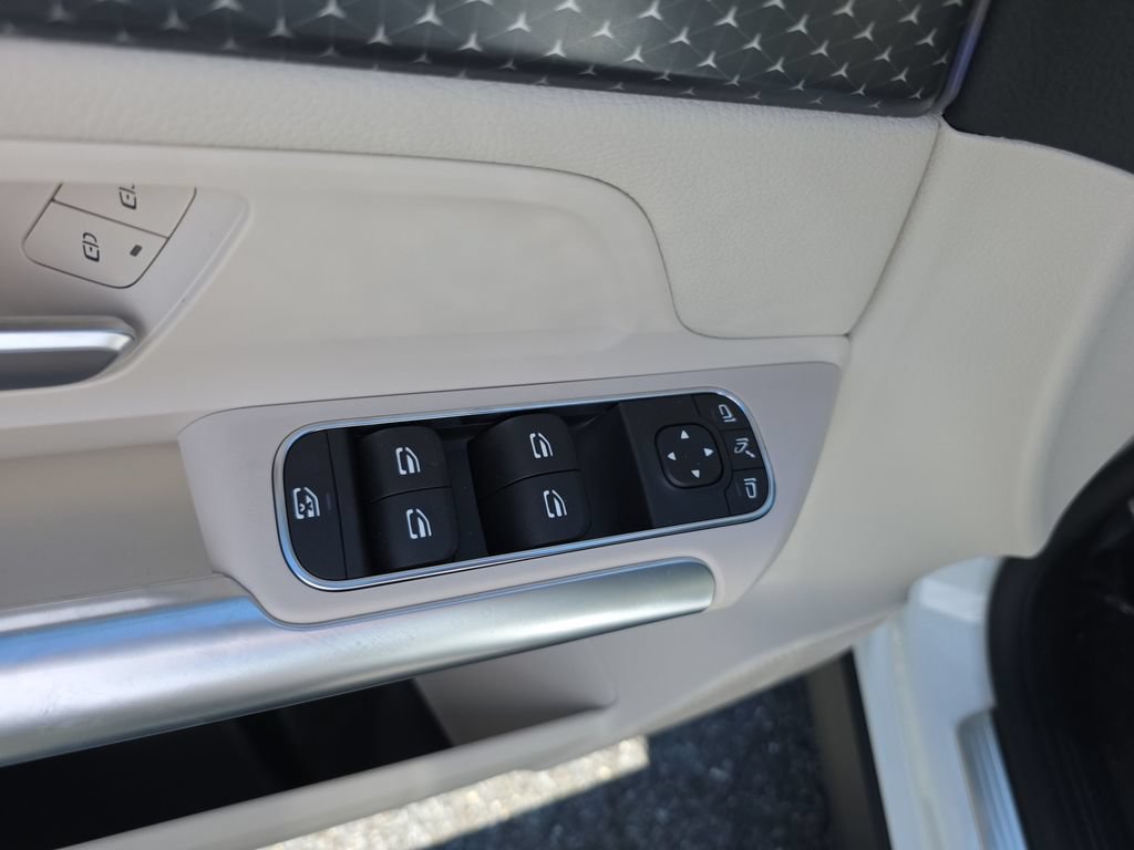 Used 2025 Mercedes-Benz GLA 250 4MATIC image 21