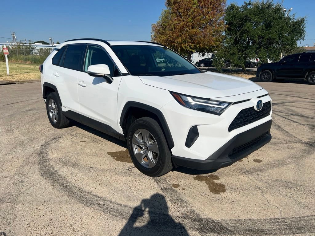 Used 2022 Toyota RAV4 XLE w/ Convenience Package AWD/4WD image 23
