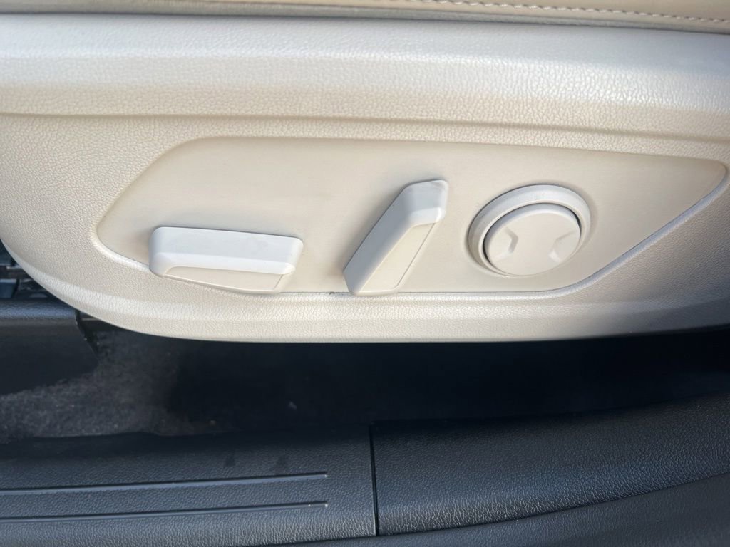 Certified 2023 Kia Sorento S image 48