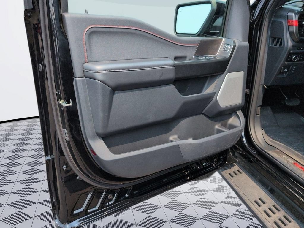 Used 2025 Ford F150 Raptor AWD/4WD image 9