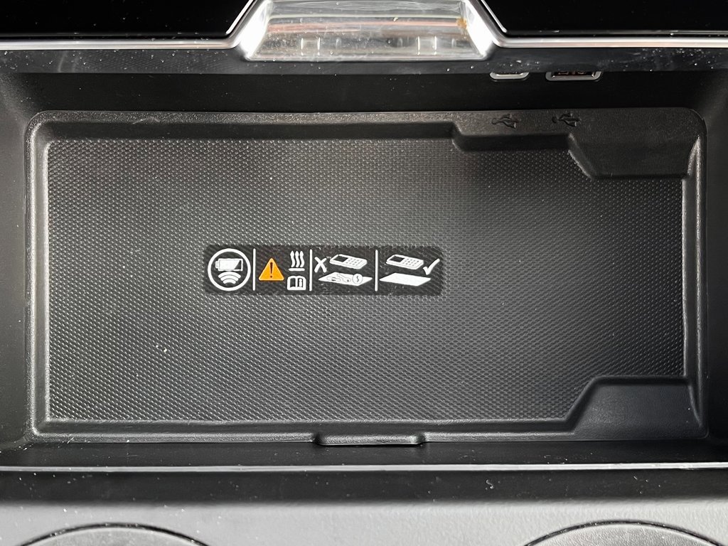 Used 2025 GMC Yukon XL Denali image 29