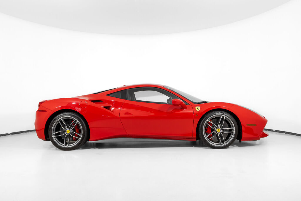 Certified 2018 Ferrari 488 GTB RWD image 11