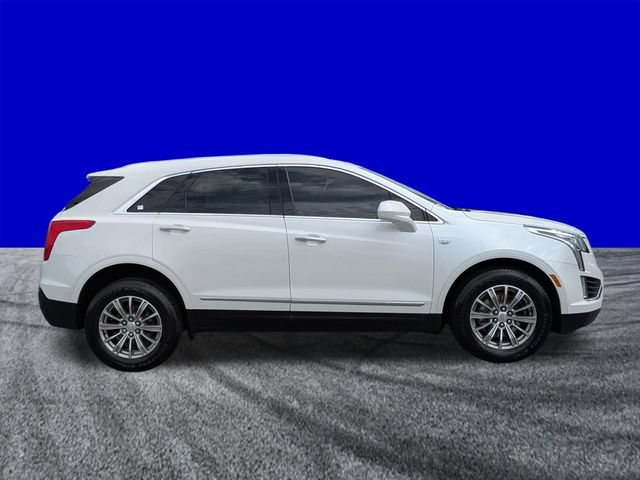 Used 2018 Cadillac XT5 Luxury w/ Driver Awareness Package FWD image 3