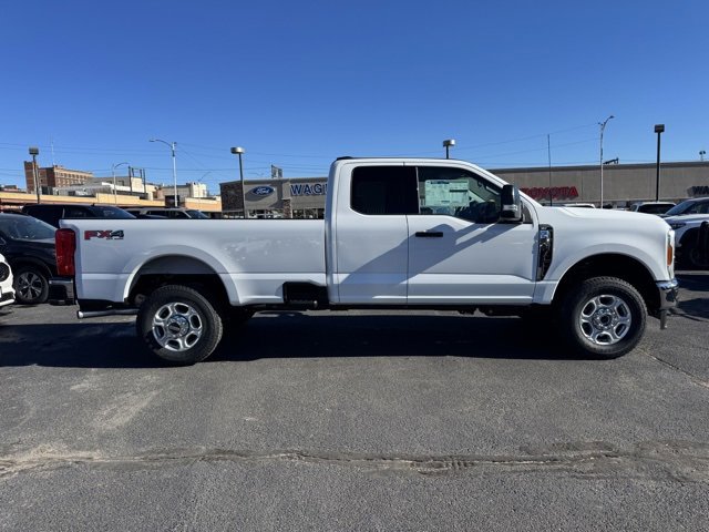 New 2025 Ford F350 XLT w/ FX4 Off-Road Package image 2
