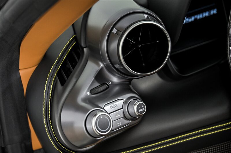 Used 2022 Ferrari F8 Tributo RWD image 28