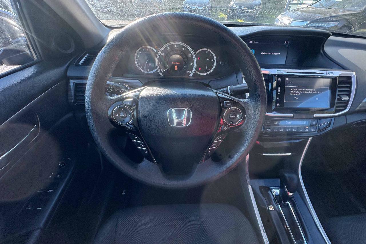 Used 2017 Honda Accord EX image 14