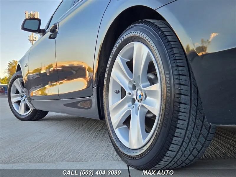 Used 2013 BMW 528i xDrive Sedan AWD/4WD image 34