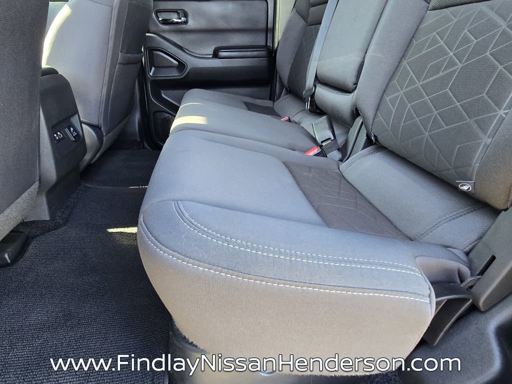Used 2025 Nissan Frontier SV w/ SV Convenience Package image 11