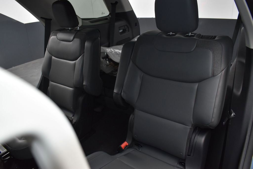 New 2026 Ford Explorer Active w/ Active Comfort Package AWD/4WD image 32