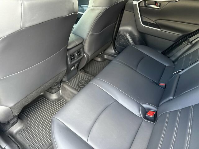 Used 2025 Toyota RAV4 XLE Premium image 15