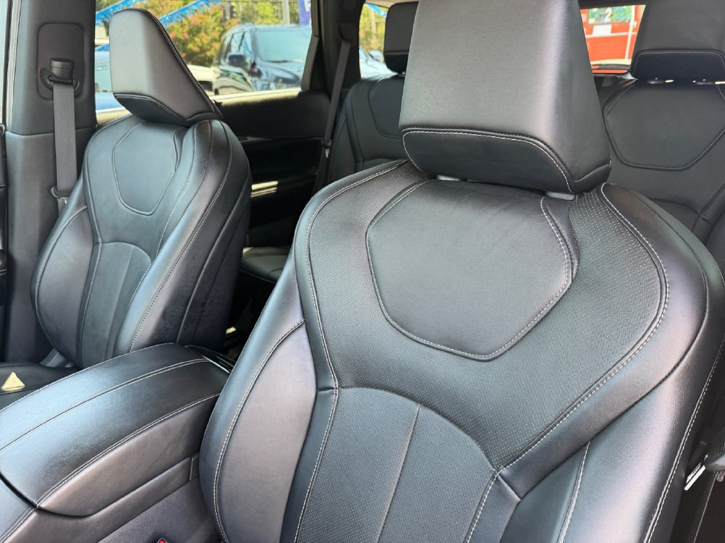 Used 2024 INFINITI QX60 Luxe w/ Cargo Package FWD image 13