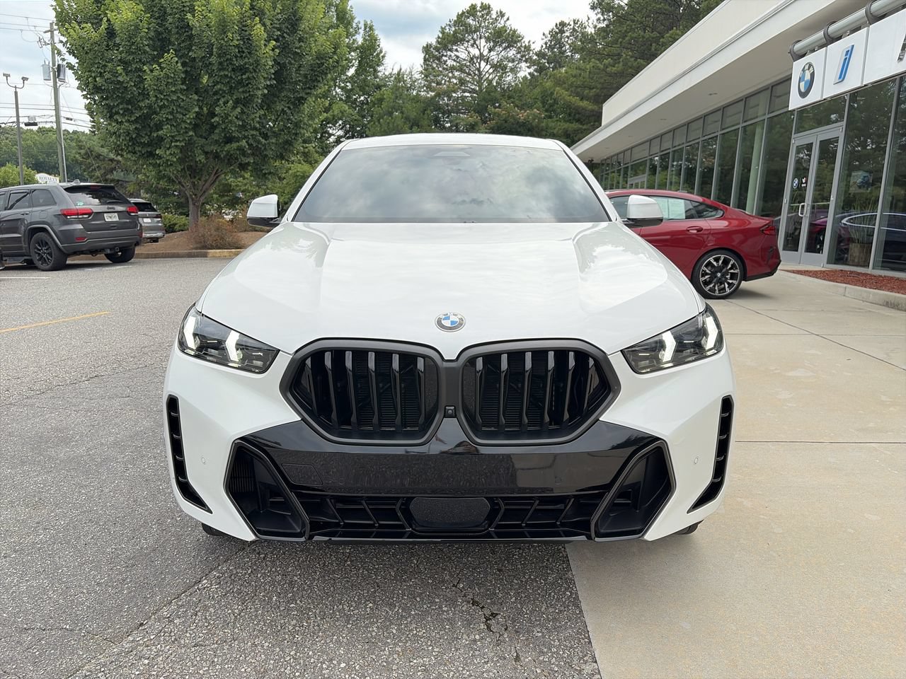 Used 2025 BMW X6 xDrive40i AWD/4WD image 3