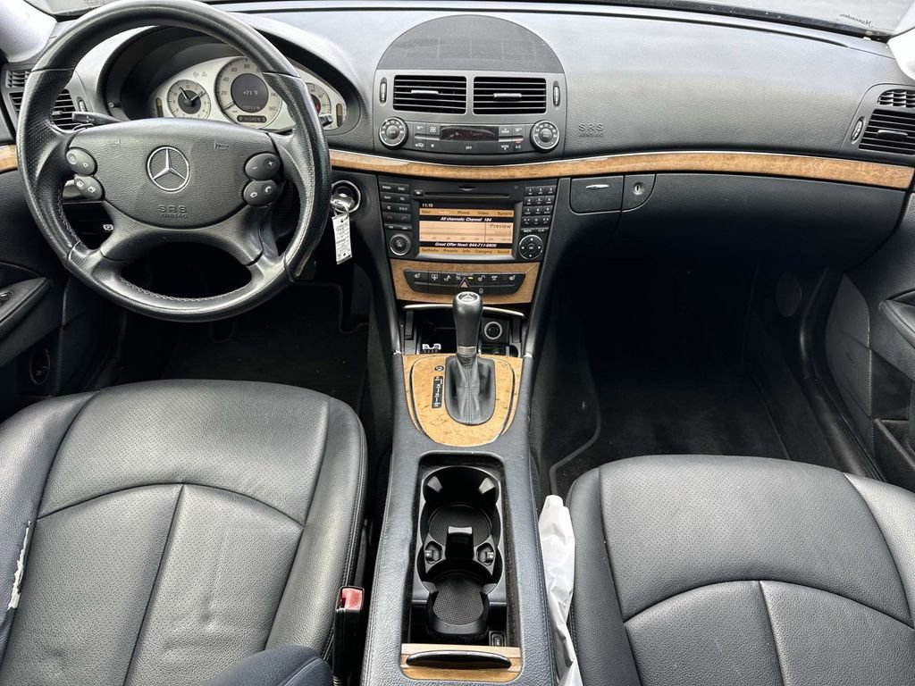 Used 2009 Mercedes-Benz E 350 4MATIC Sedan image 13