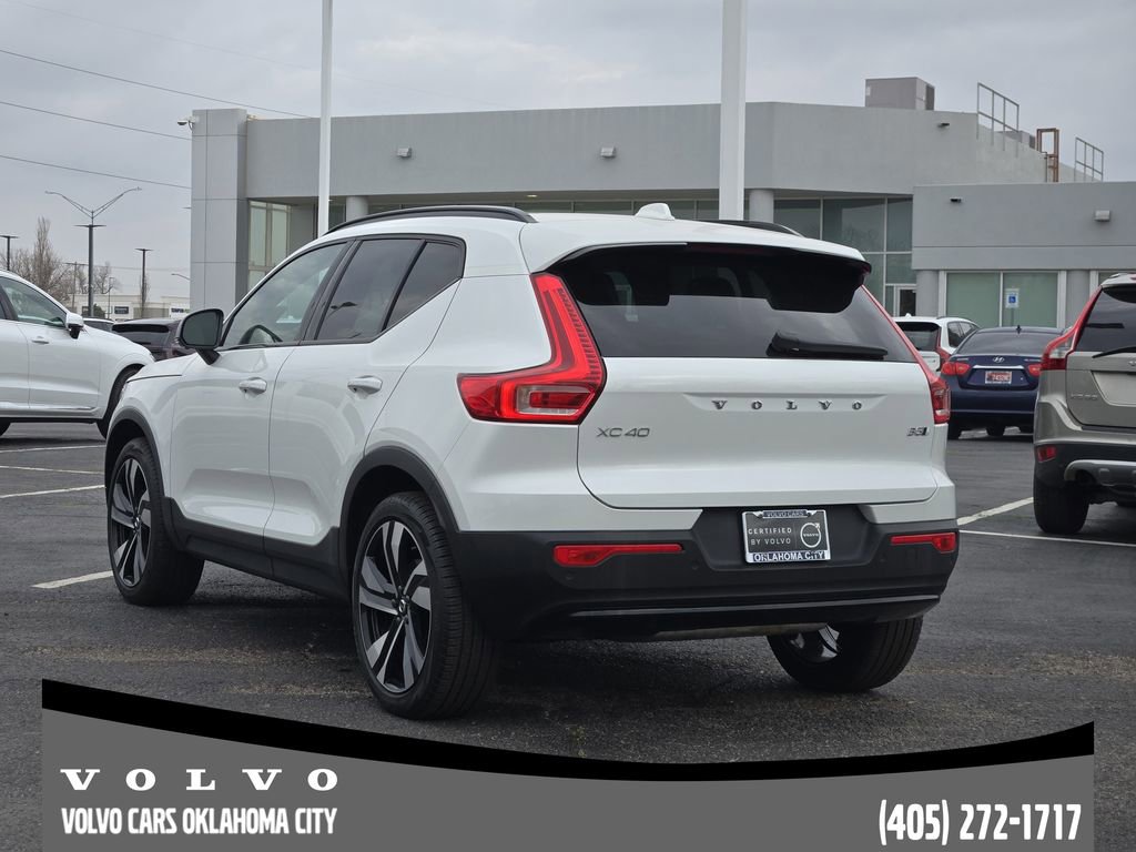 Certified 2023 Volvo XC40 B5 Ultimate w/ Protection Package Premier image 4
