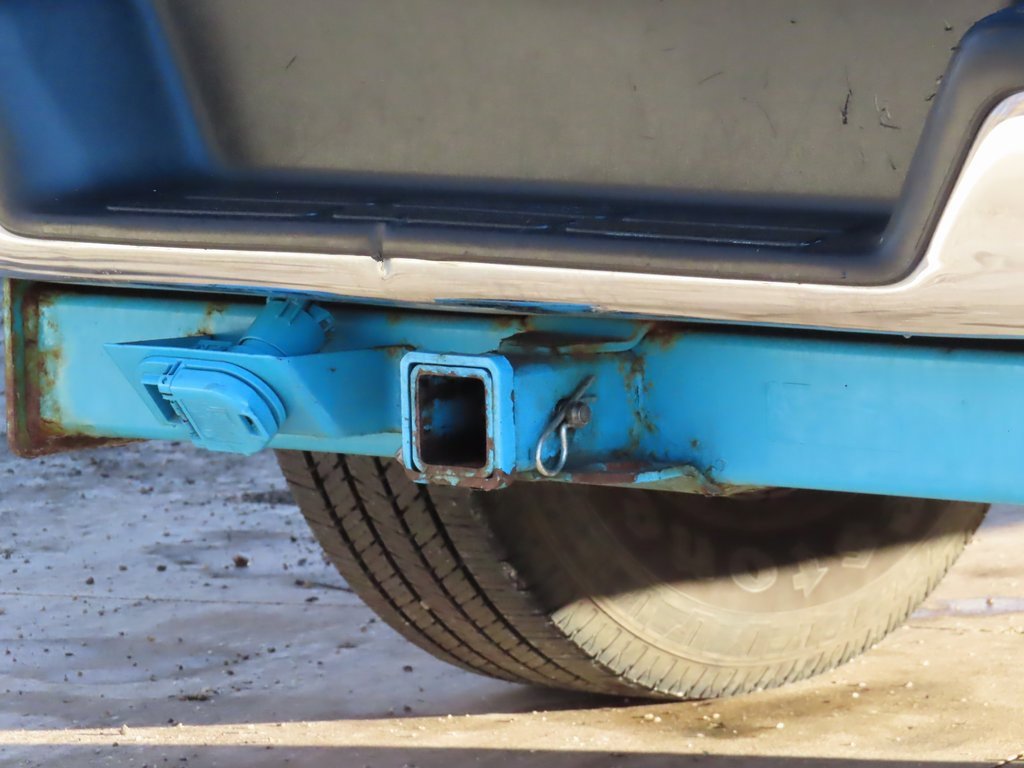 Used 2018 Chevrolet Express 3500 Extended w/ Driver Convenience Package image 14