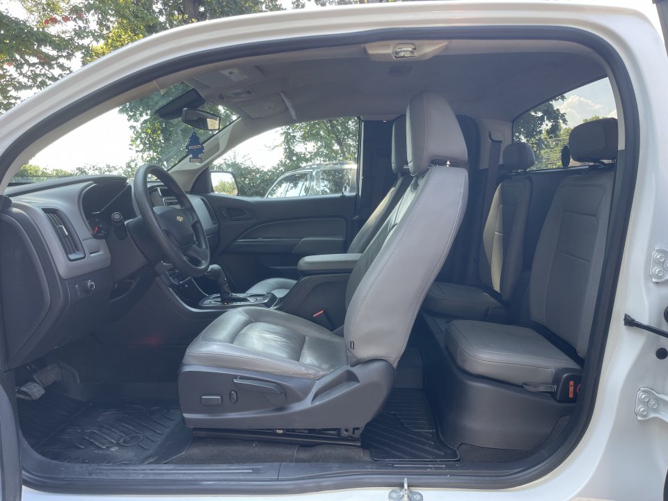 Used 2015 Chevrolet Colorado W/T RWD image 11