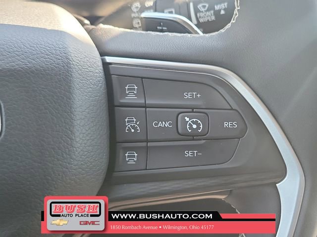 Used 2023 Jeep Grand Cherokee L Laredo image 25