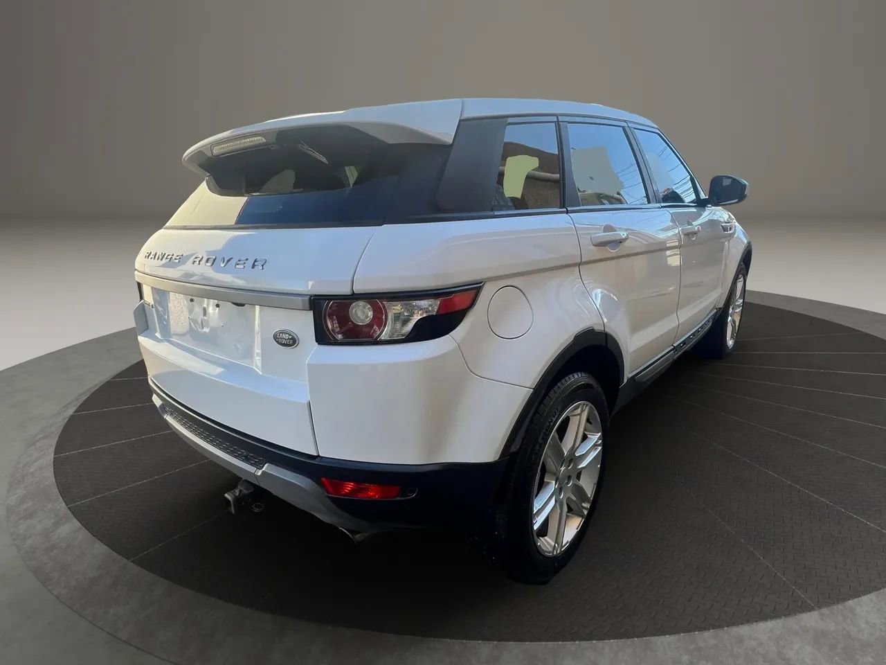 Used 2014 Land Rover Range Rover Evoque Pure Plus image 4
