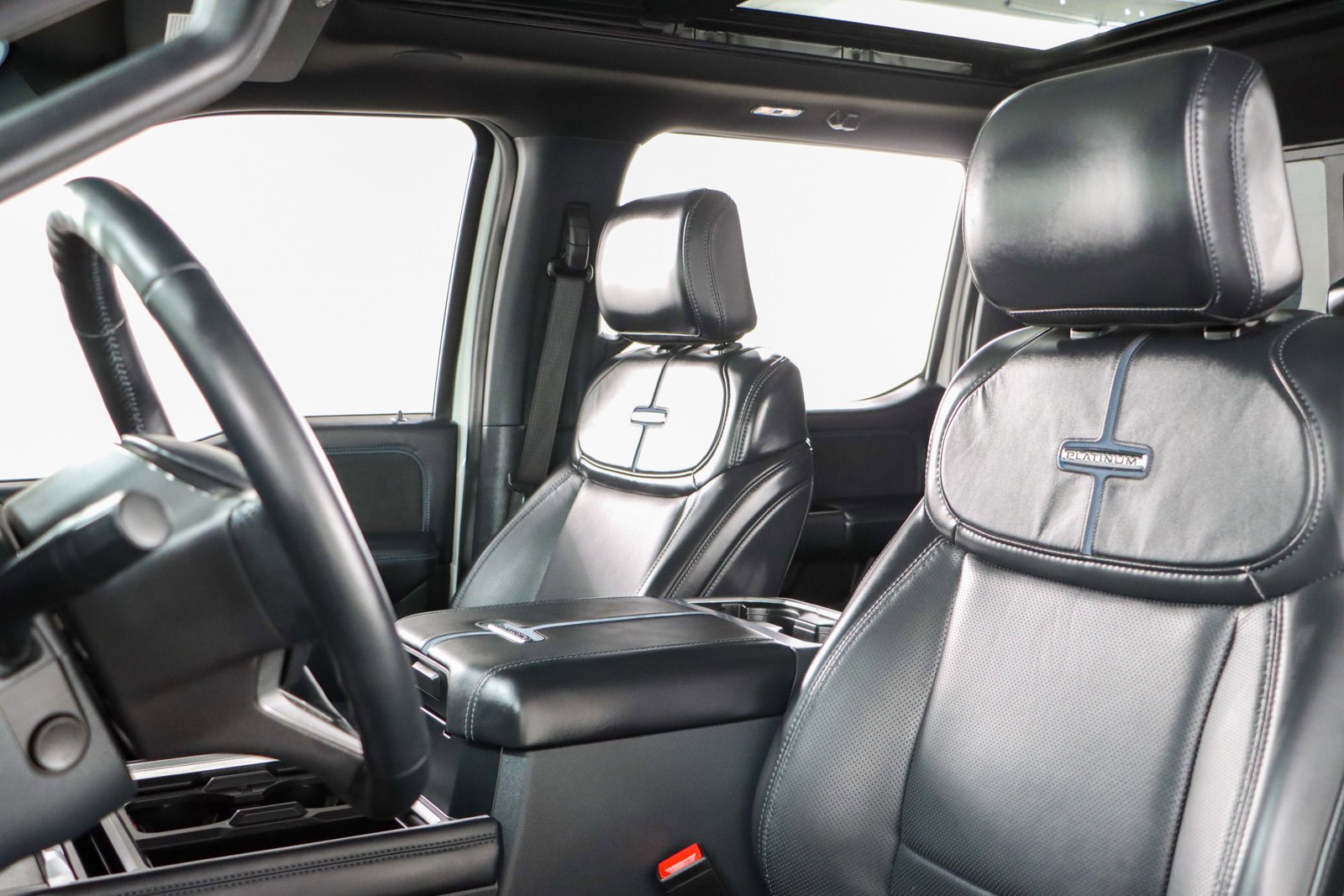 Used 2025 Ford F450 Platinum w/ FX4 Off-Road Package image 27