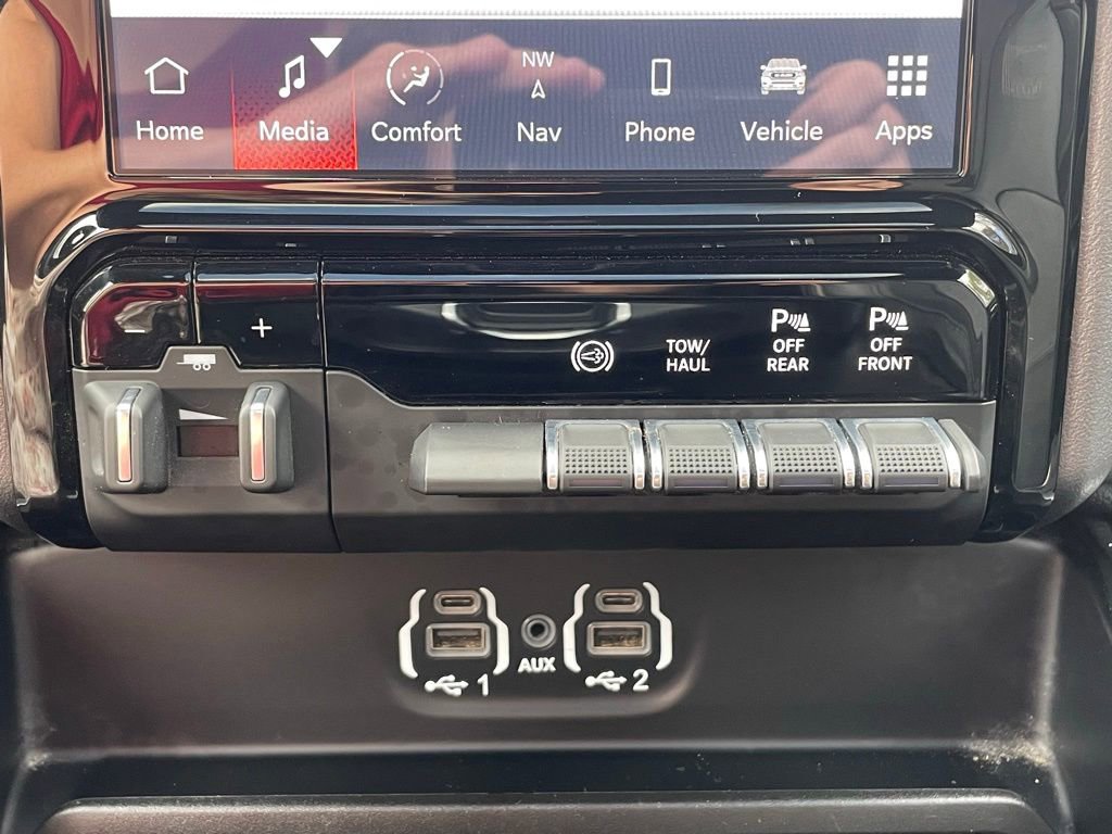 Used 2024 RAM 2500 Laramie w/ Night Edition AWD/4WD image 45