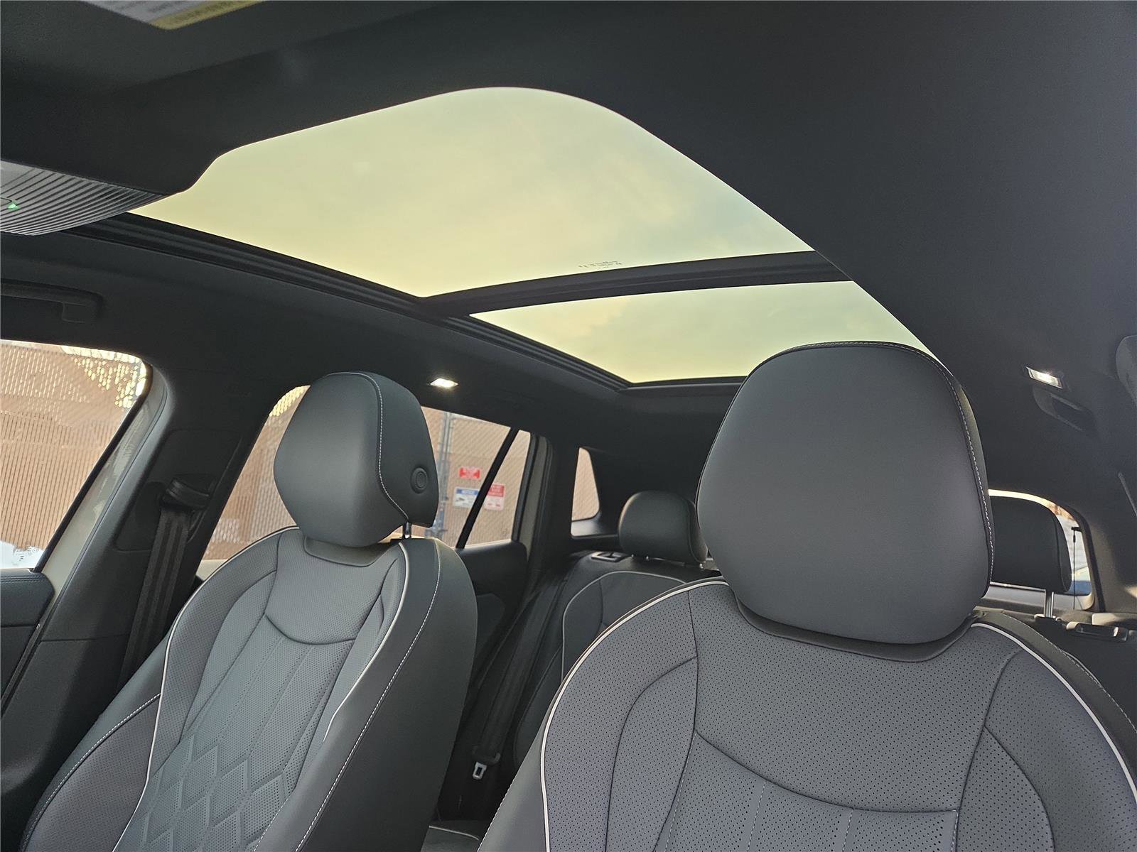 New 2026 Volkswagen Tiguan SEL R-Line image 22