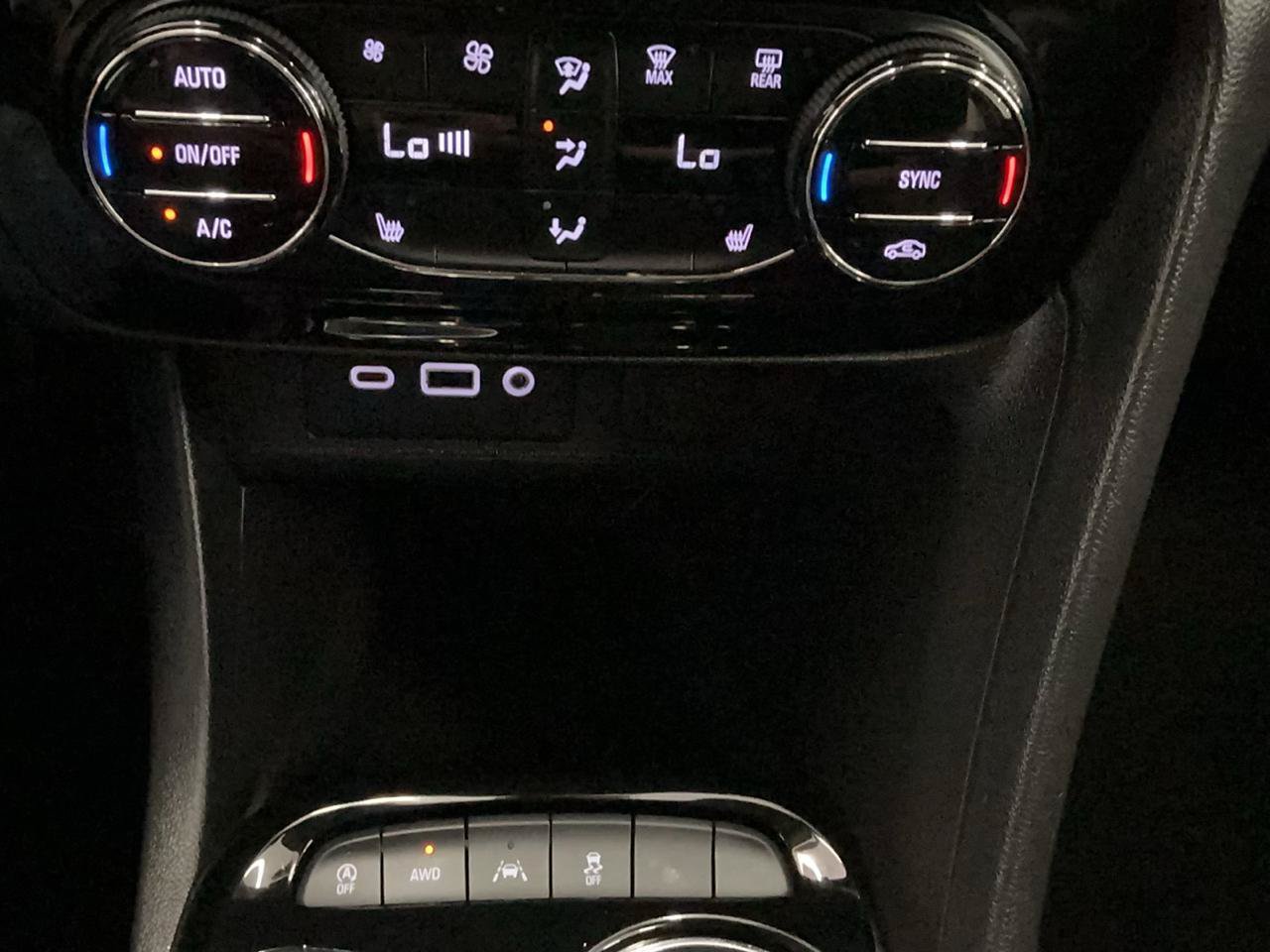 Used 2022 Buick Encore GX Select w/ Sport Touring Package AWD/4WD image 21