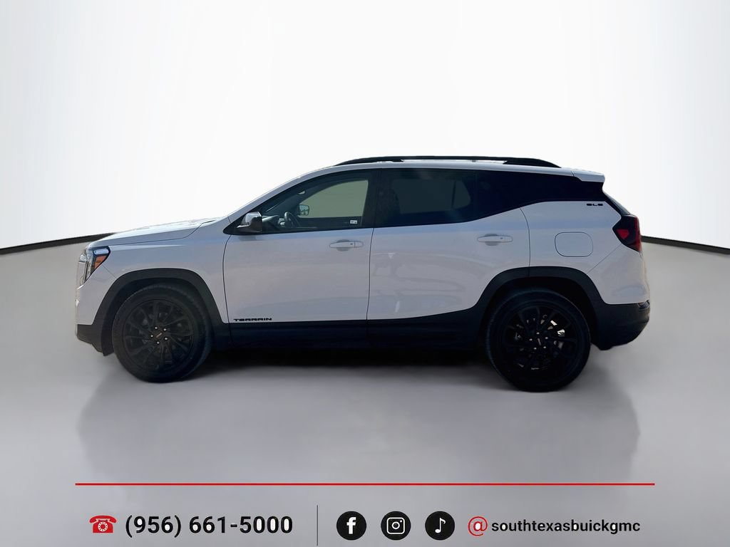Used 2024 GMC Terrain SLE w/ Driver Convenience Package FWD image 4